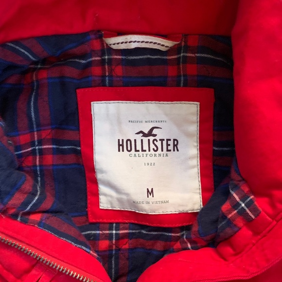 Red fur lined coat - Picture 3 of 3